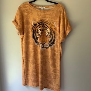 T-shirt tiger dress size large